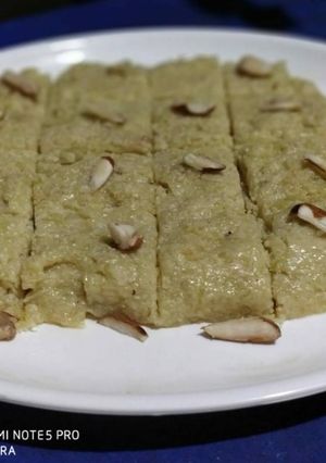 লাউয়ের বর্ফি রেসিপির প্রধান ছবি