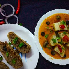 A picture of Salmorejo with roasted wheatbread.