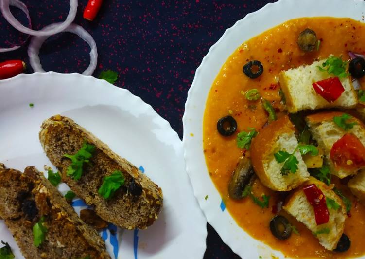 Recipe of Award-winning Salmorejo with roasted wheatbread