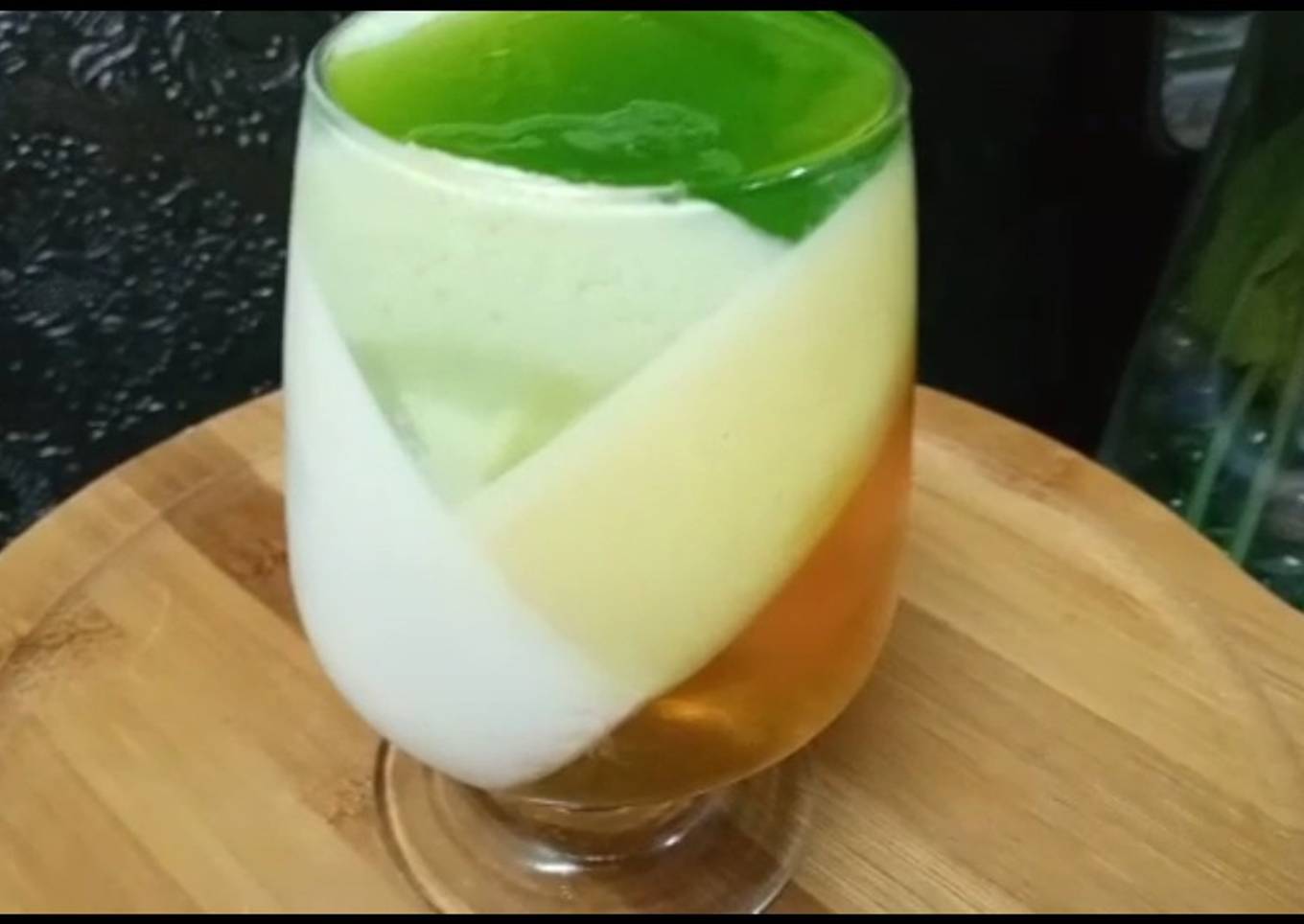Icecrem jello||vanilla ice cream jello dessert