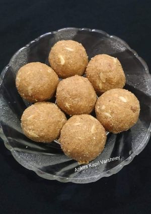 A picture of Atta Gond Ladoo.