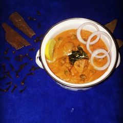 A picture of Peas Mushroom Curry.