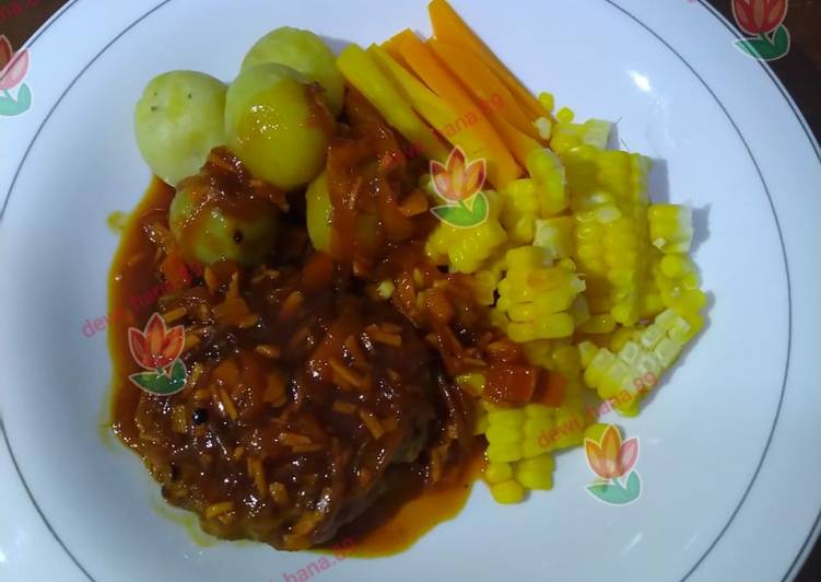 Bagaimana Membuat Steak with vegetables and black paper sauce, Bisa Manjain Lidah
