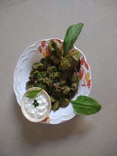 પાલક મુઠીયા (Palak Muthia Recipe In Gujarati) રેસીપી મુખ્ય ફોટો