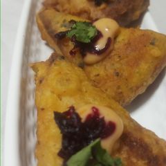 A picture of Kulcha Pakoras.