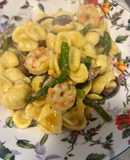 Orecchiette gamberi vongole asparagi