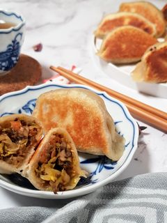 Jiao Zi gefüllt mit gegrillten Champignons und Rosenkohl Rezepthauptbild