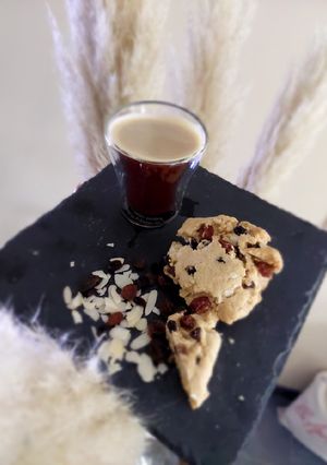 Une photo de Cookies raisin-amande effilée-chocolat