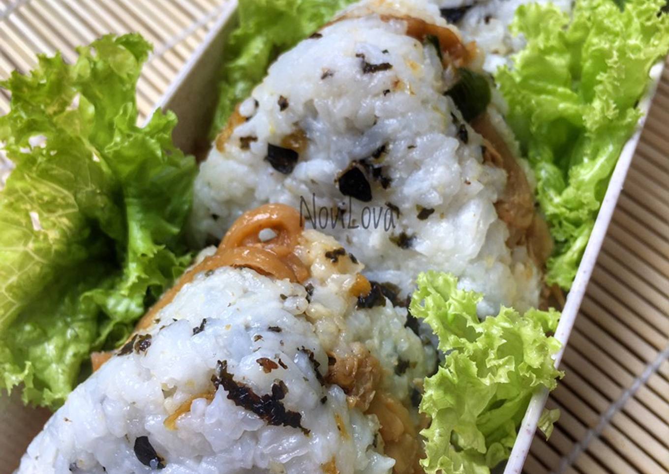Onigiri isi Ayam Jamur