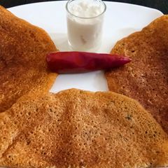 A picture of Oats besan chilla.