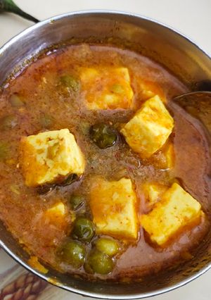 A picture of Matar paneer veg.