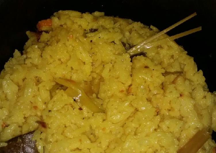 Langkah Mudah untuk Membuat Nasi kuning magicom yang Enak