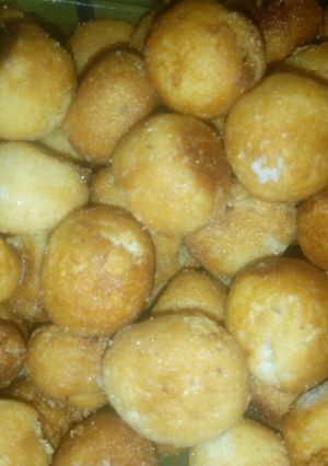 A picture of Gullisuwa (milk balls).