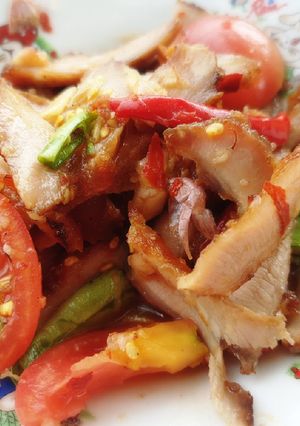 รูปของ ส้มตำคอหมูย่าง หมูตกครก คีโต