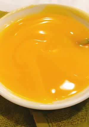 A picture of Custard and milk.