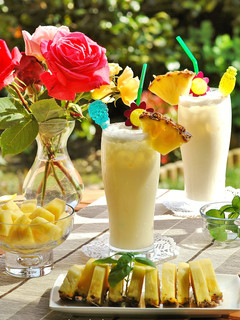 冰鎮菠蘿椰奶雞尾酒 (輕盈版) Lighten Up Piña Colada 的食譜成品照片