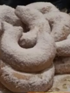 صورة لوصفة حلوة الهلال الرائعة