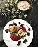 Ức vịt áp chảo, sốt củ dền