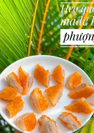Hình của món Heo quay phiên bản bánh.