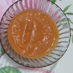 A picture of Momos chutney.