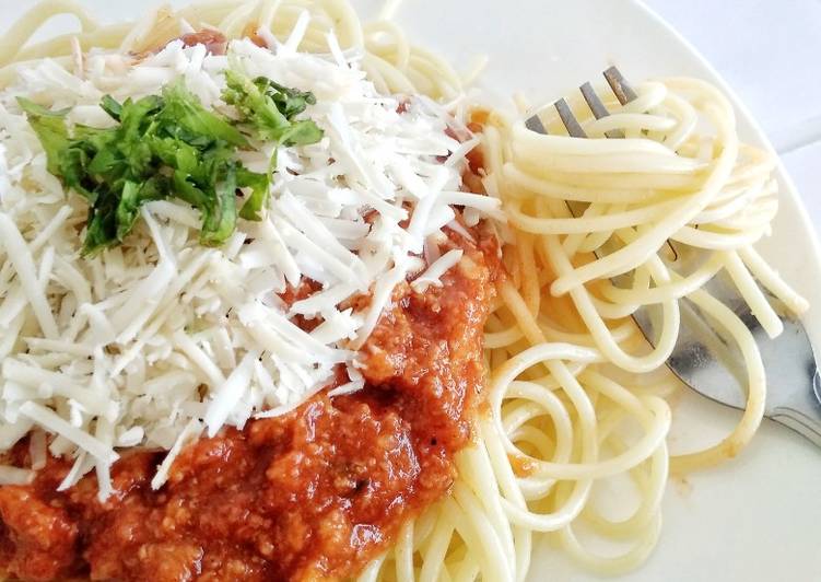 Spaghetti bolognese 🍝 (Homemade Sauce)
