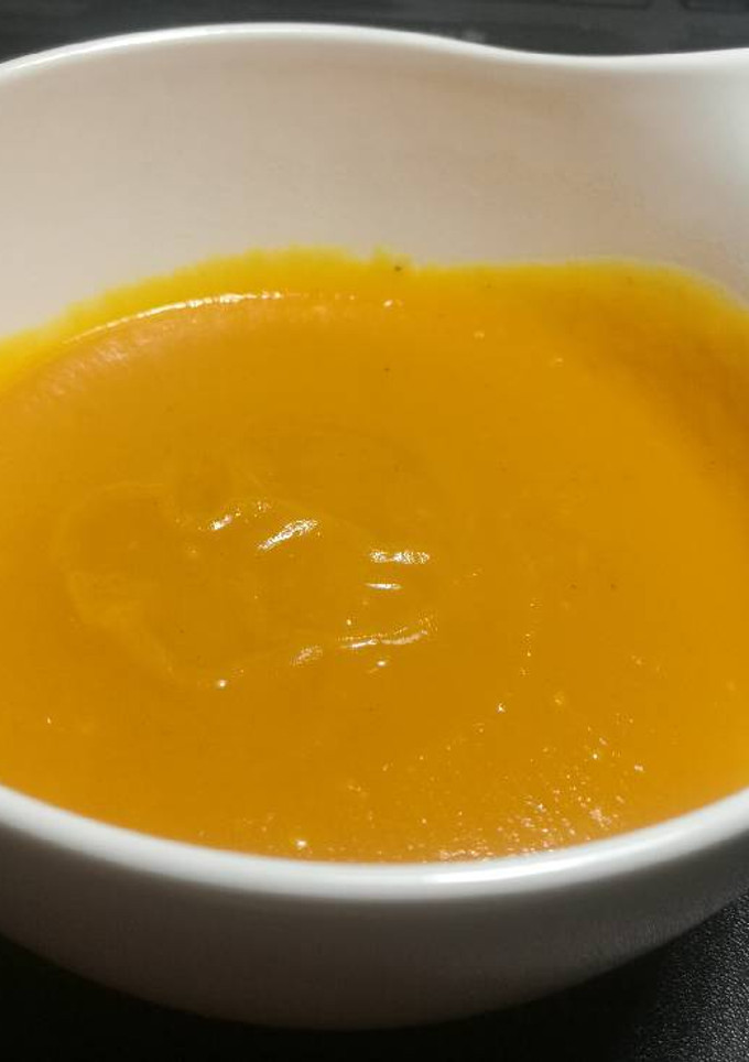 Una foto de Crema de calabaza con cítricos