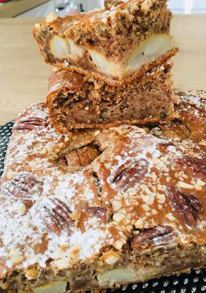 Une photo de Gâteau aux Noix de Pécan,Poires et Sirop d’Érable
