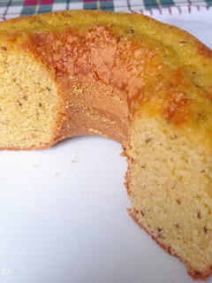 Una foto de Torta de polenta (bolo de fubá). Receta 100% brasileña 🇧🇷