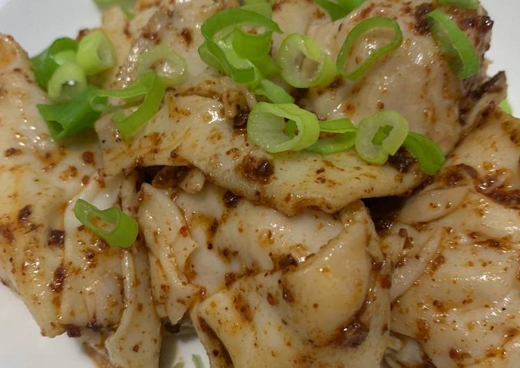 Pangsit rebus with chilli oil