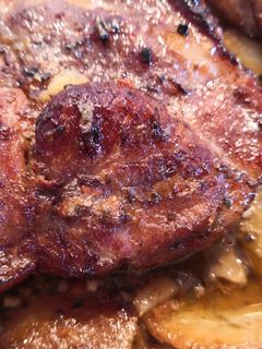 Φωτογραφία της συνταγής Μπριζόλες με πατάτες στο φούρνο λουκούμι