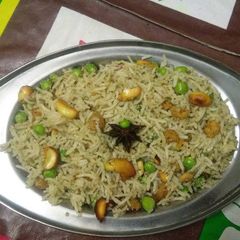 A picture of Matar gatte ke pulav.