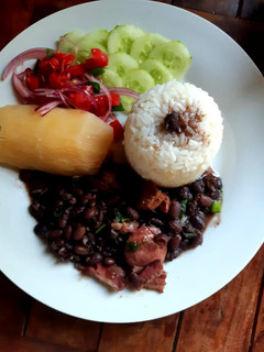 Una foto de Feijoada de domingo
