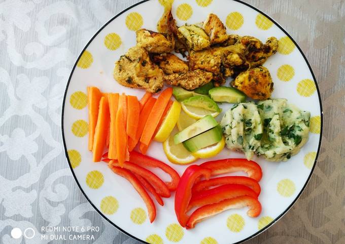 Healthy chicken with mashed potato