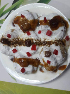 दही भल्ला (Dahi bhalla recipe in Hindi) रेसिपी मुख्य फोटो