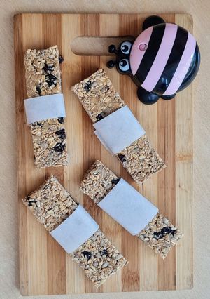 Una foto de Barritas energéticas de avena, semillas, frutos y miel 🍯Snack para llevar donde vos elijas 🎒