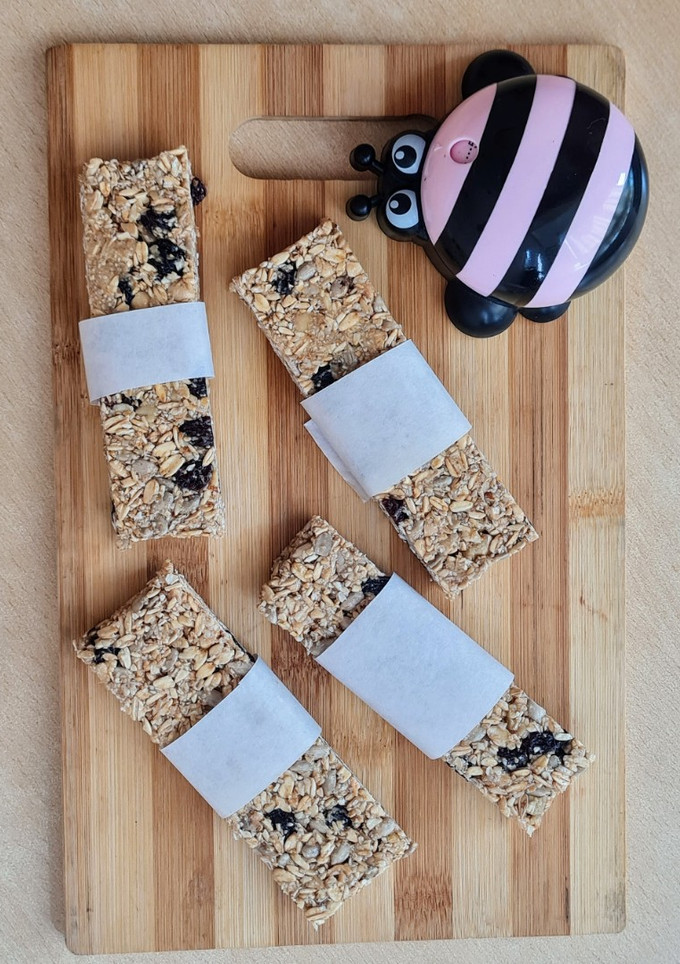 Una foto de Barritas energéticas de avena, semillas, frutos y miel 🍯Snack para llevar donde vos elijas 🎒