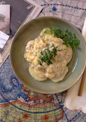 Una foto de Receta Histórica - SS LAHN: Potatoes à La Poulette (1900) // Patatas a la Poulette