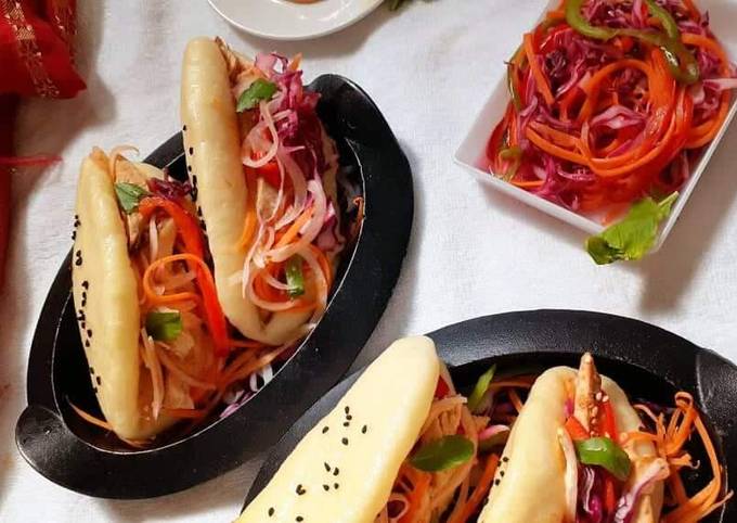 Chicken Stuffed Chinese Steam bun with pickled vegetables