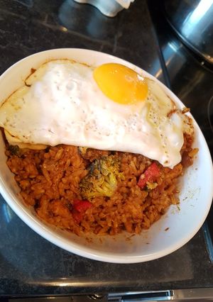 A picture of Nepalese nasi goreng.