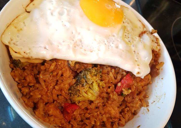 Easy Way to Cook Appetizing Nepalese nasi goreng