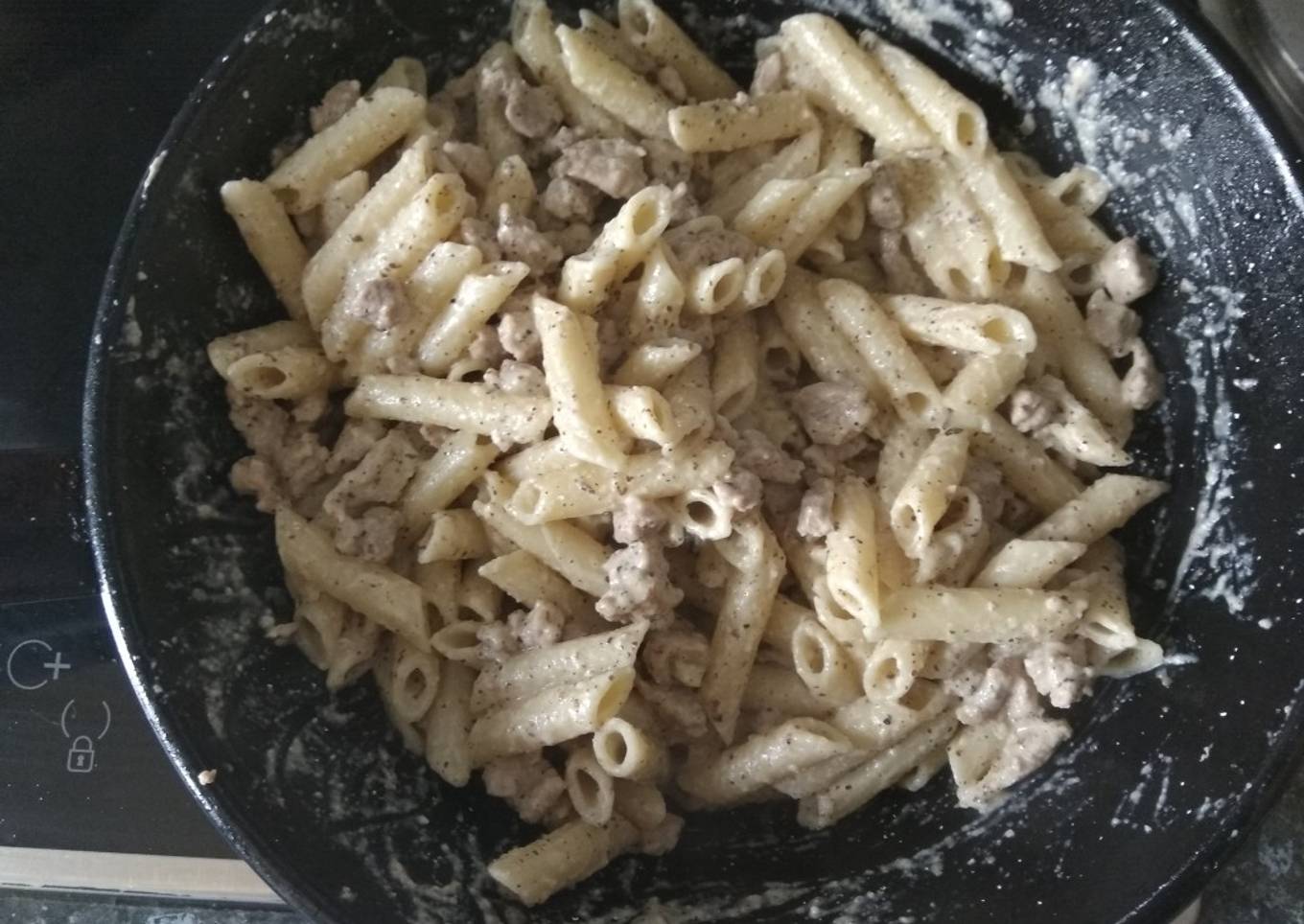 Macarrones con pollo y pesto