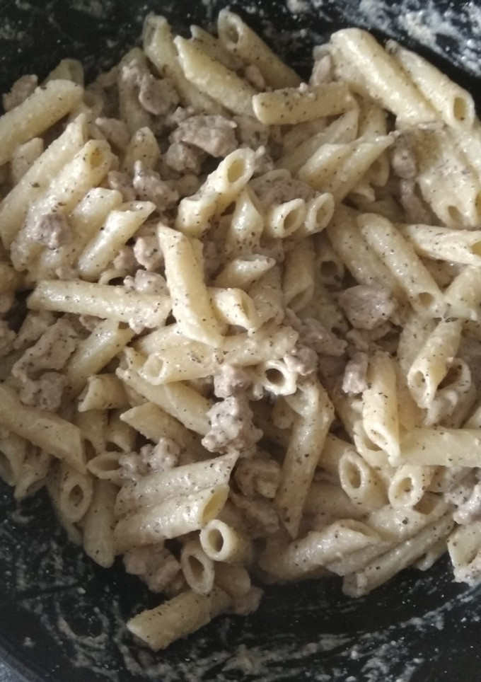 Una foto de Macarrones con pollo y pesto
