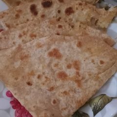 A picture of Aloo ka paratha.