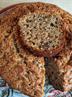 Una foto de Torta matera con manzana y nueces