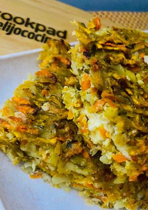 Una foto de BOCADOS DE PAPA, ZANAHORIA Y BATATA (todo rallado) CON QUESO 🥔🥕🍠🧀🥘