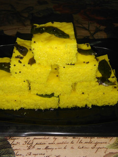 A picture of Khaman dhokla.