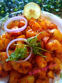 आलू की ड्राई सब्जी (Aloo ki dry sabzi recipe in Hindi) रेसिपी मुख्य फोटो