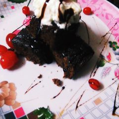 A picture of #Chocolate Eggless Brownie Cake.