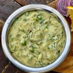 A picture of Methi matar malai.