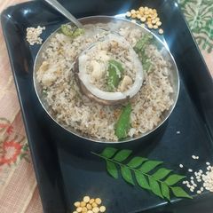 A picture of Dessicated coconut rice.